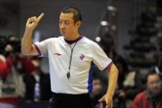  尼斯主帅赛后炮轰裁判，争议判罚引发舆论风波  