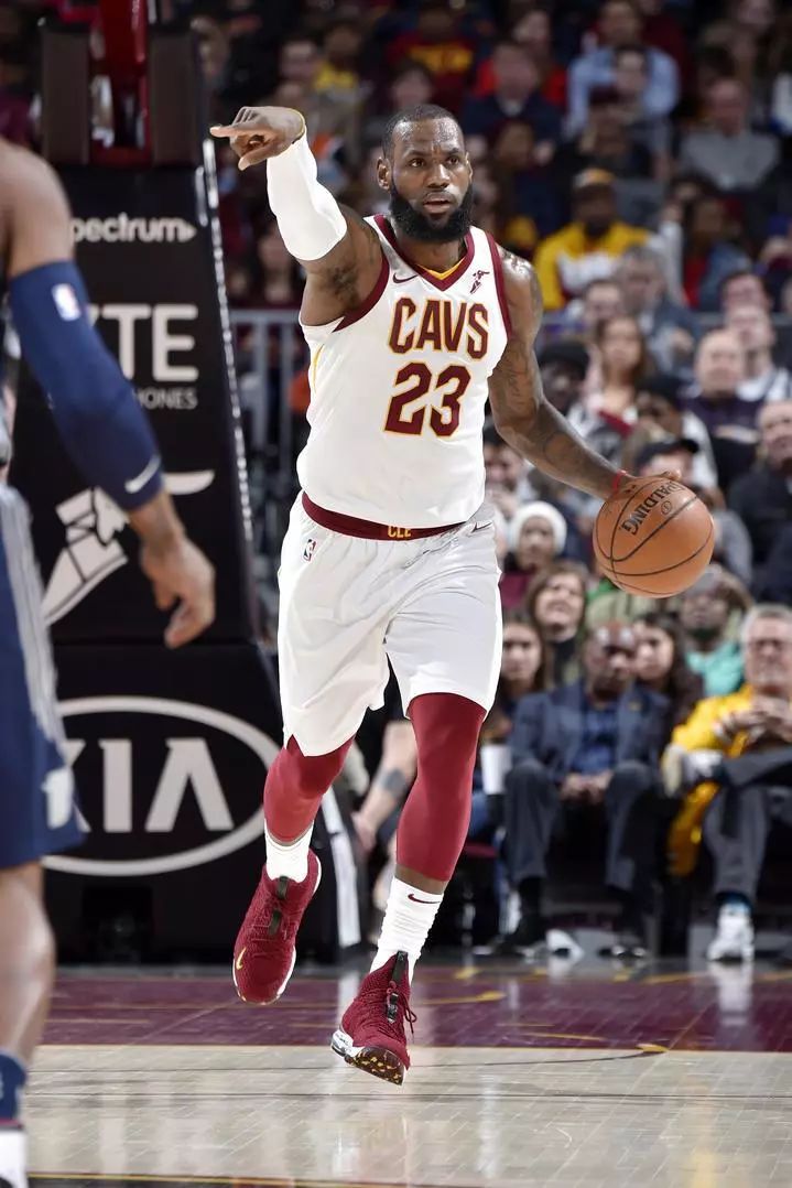 米切尔三分雨克利夫兰骑士大胜底特律活塞止连败  米切尔三分雨克利夫兰骑士大胜底特律活塞止连败