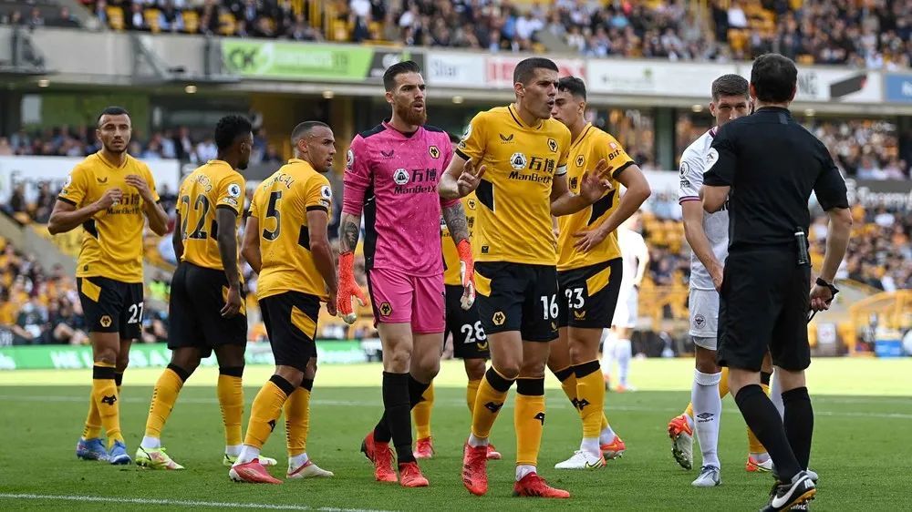 布伦特福德主场战胜狼队取得关键胜利    布伦特福德主场战胜狼队取得关键胜利