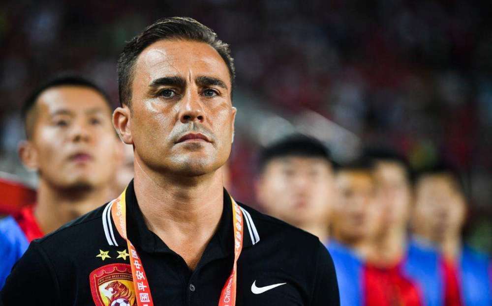 朗斯锋线搭档配合默契联手攻破对手球门  朗斯锋线搭档配合默契联手攻破对手球门