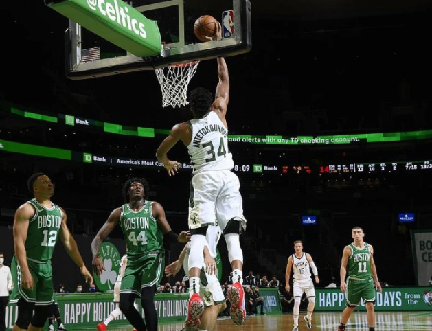 塔图姆三分绝杀凯尔特人逆转雄鹿豪取五连胜  塔图姆三分绝杀凯尔特人逆转雄鹿豪取五连胜